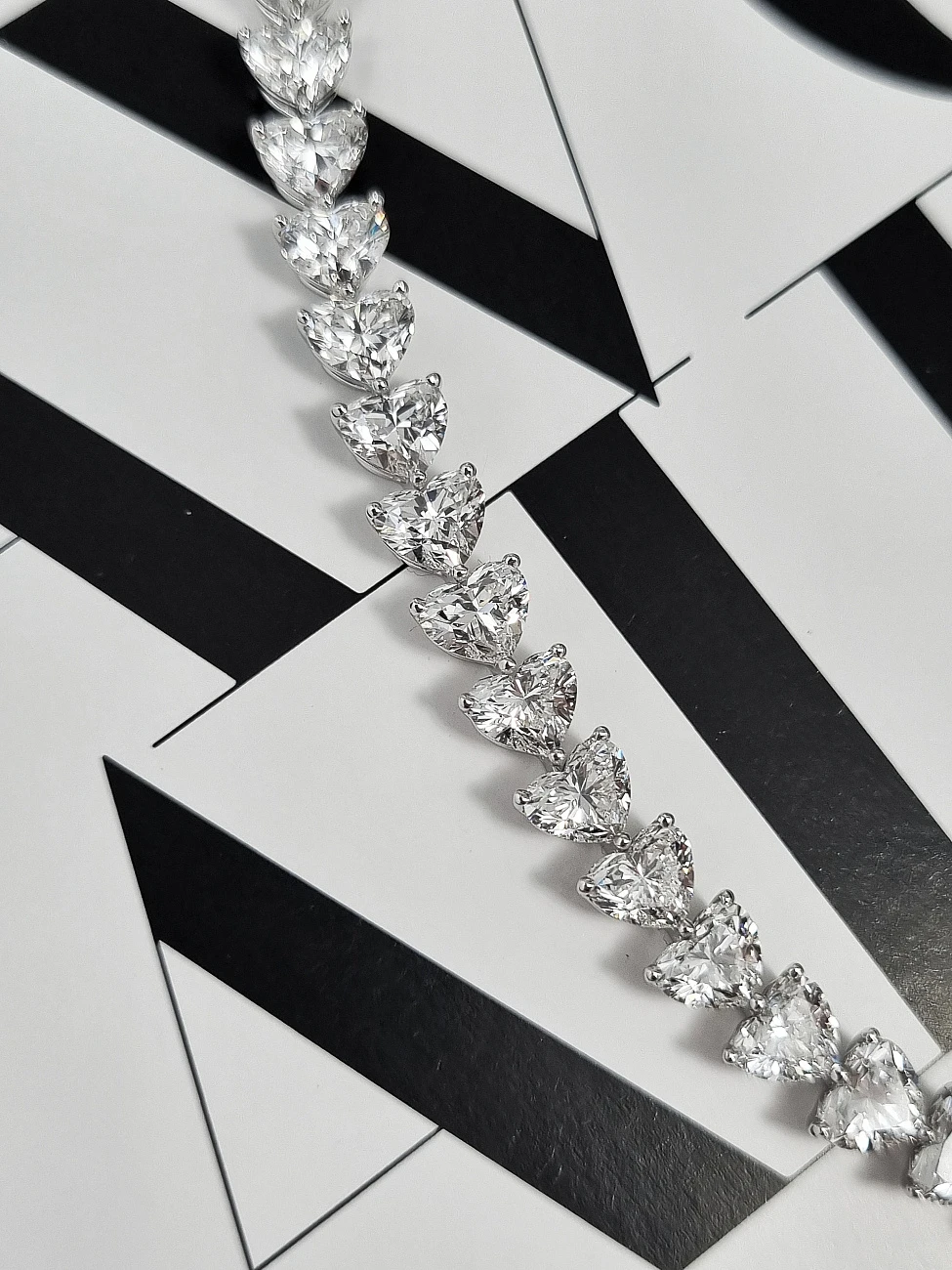 Украшение GIA  Браслет с бриллиантами 15,00 ct. F-G/VS (Heart Shape)   