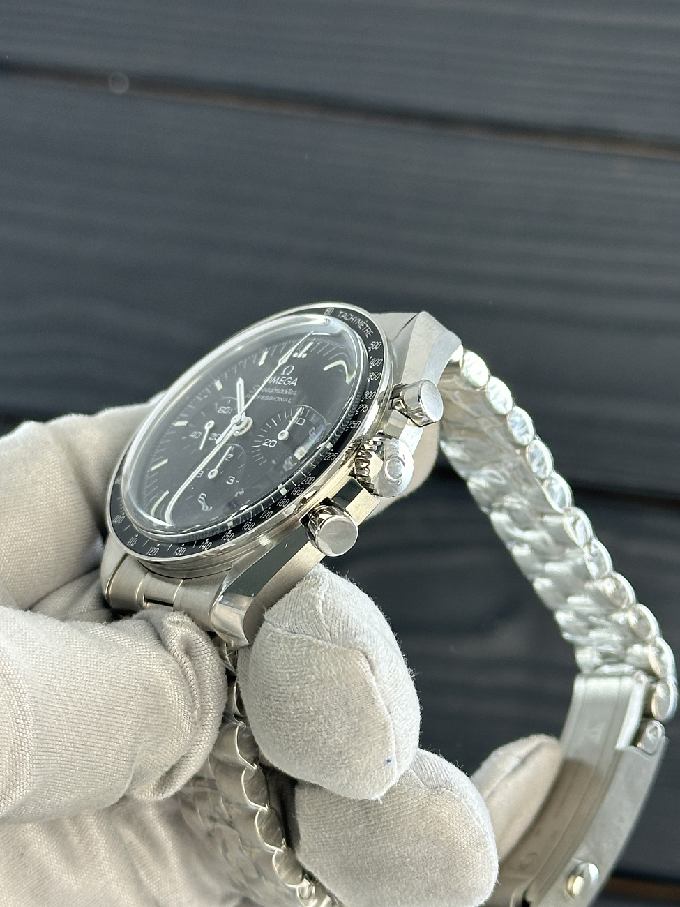 Часы Omega  Speedmaster Moonwatch Professional Co‑Axial Master Chronometer Chronograph 42 Mm  310.30.42.50.01.001