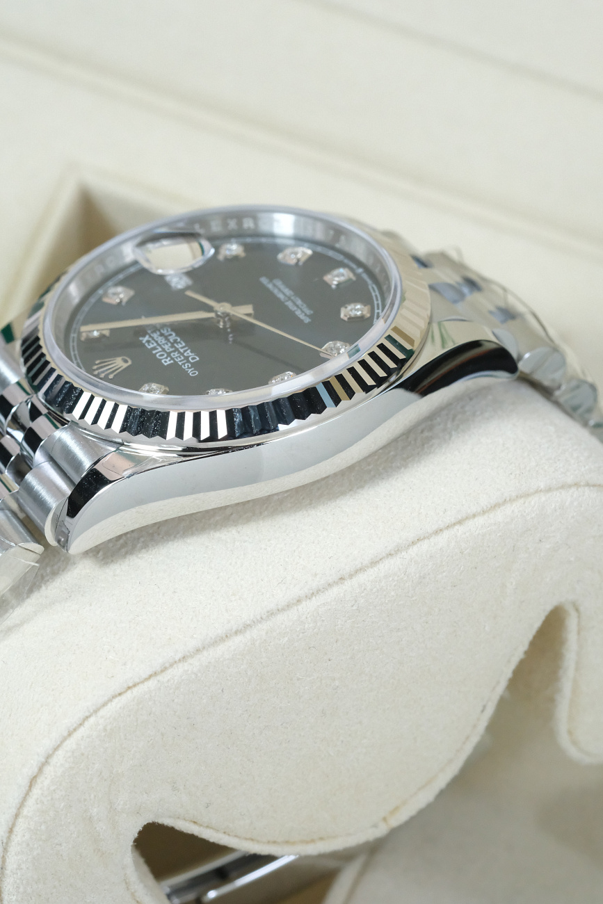 Часы Rolex  Datejust 36Mm Rolex Blue Dial Diamond Index  126234