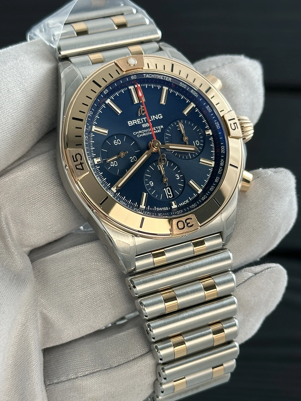Часы Breitling  Super Chronomat B01 42  UB0134101C1U1