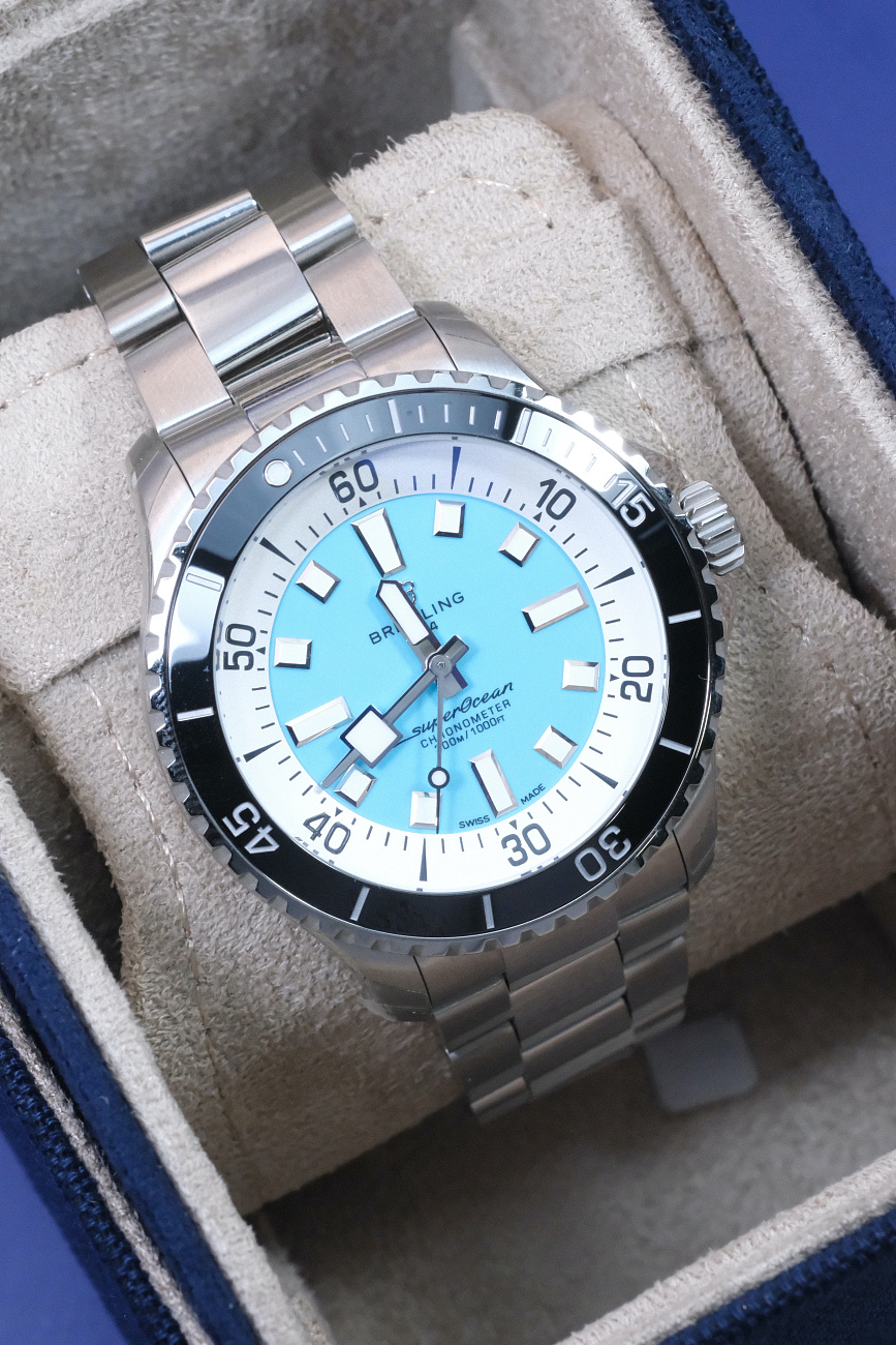 Часы Breitling  Superocean Automatic 44 Tiffany Dial  A17376211L2A1