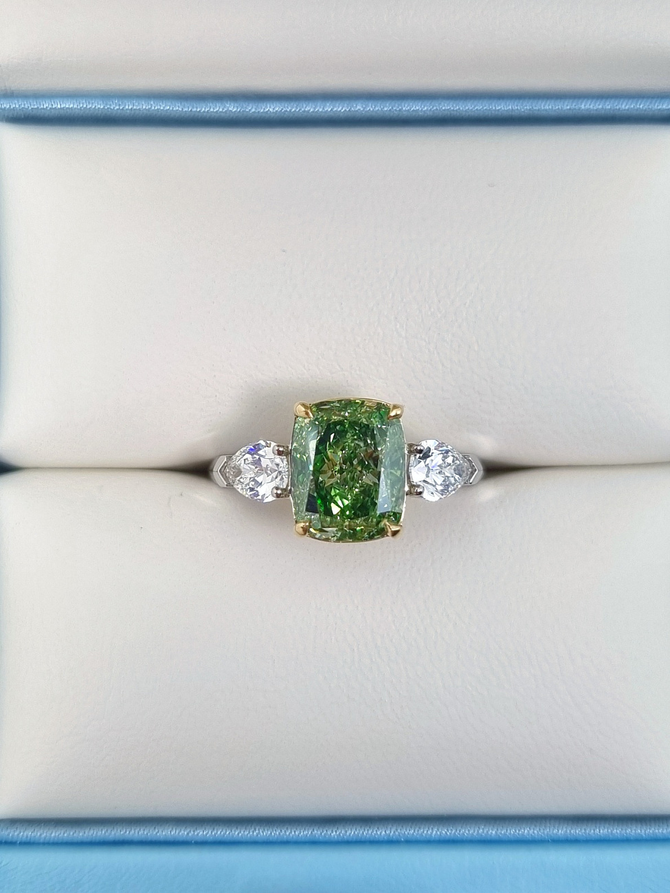 Украшение NO NAME  Кольцо С Бриллиантом 3,52 Ct. Fbgy/Vs2   