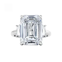 No Name Кольцо 2,01 гр. (10,04 ct.) E/VS1 (Ограненный синтетический алмаз)