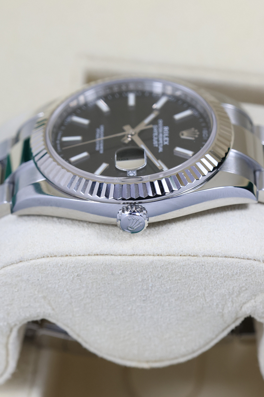 Часы Rolex  Datejust 41Mm Black Dial Oyster Bracelet  126334