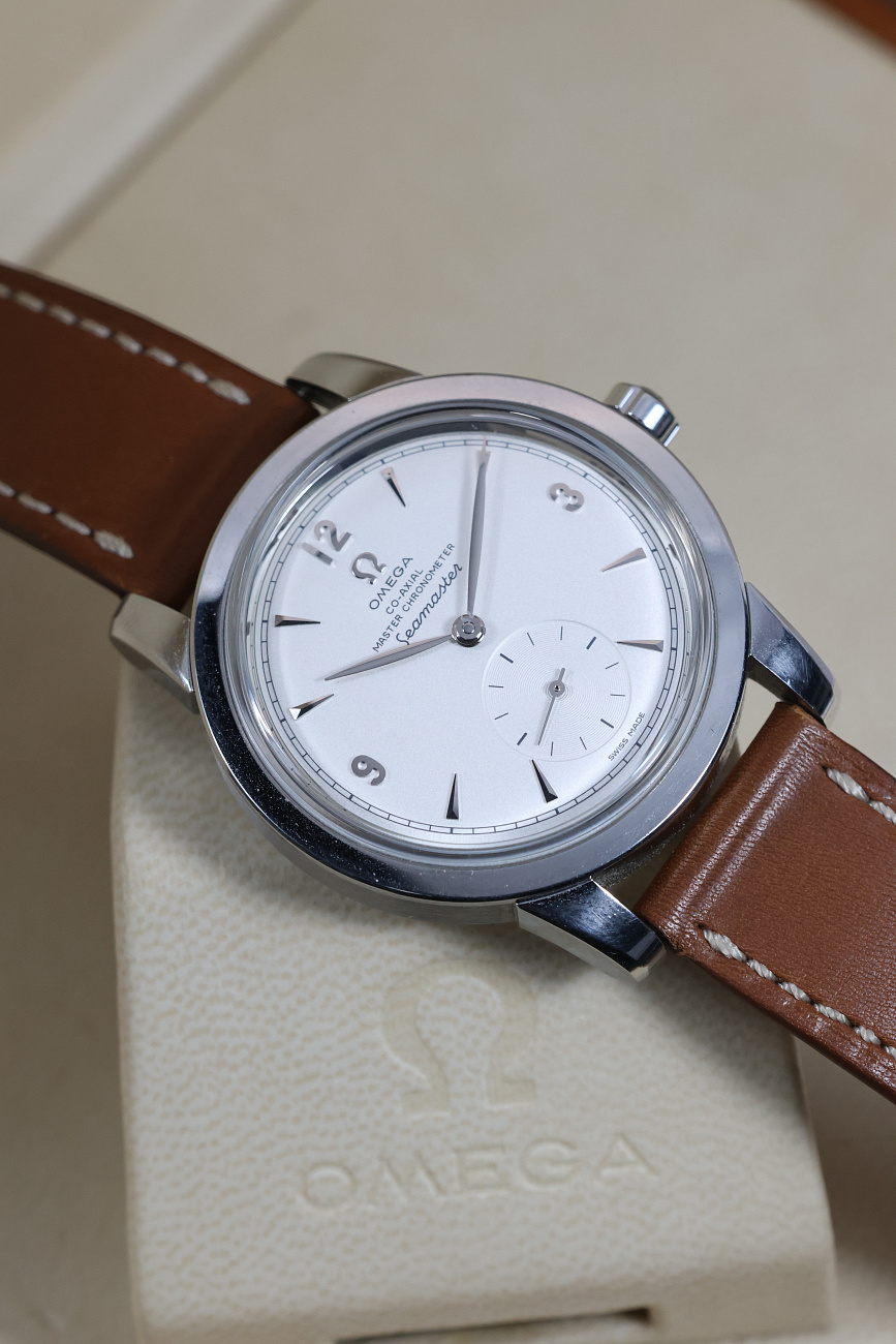 Часы Omega  Seamaster 1948 Co-Axial Master Chronometer Small Second 38 Mm  511.12.38.20.02.002