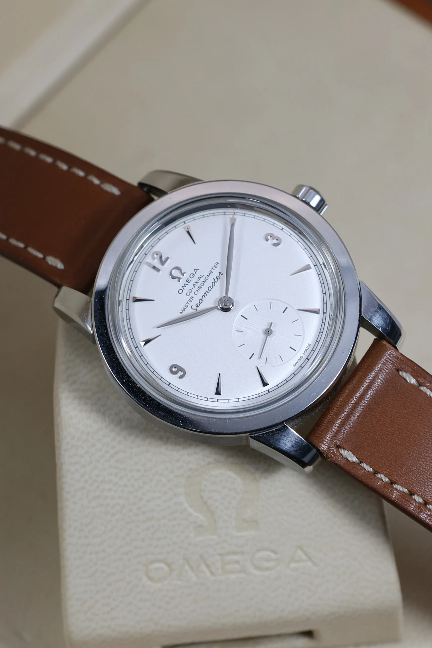 Часы Omega  Seamaster 1948 Co-Axial Master Chronometer Small Second 38 Mm  511.12.38.20.02.002