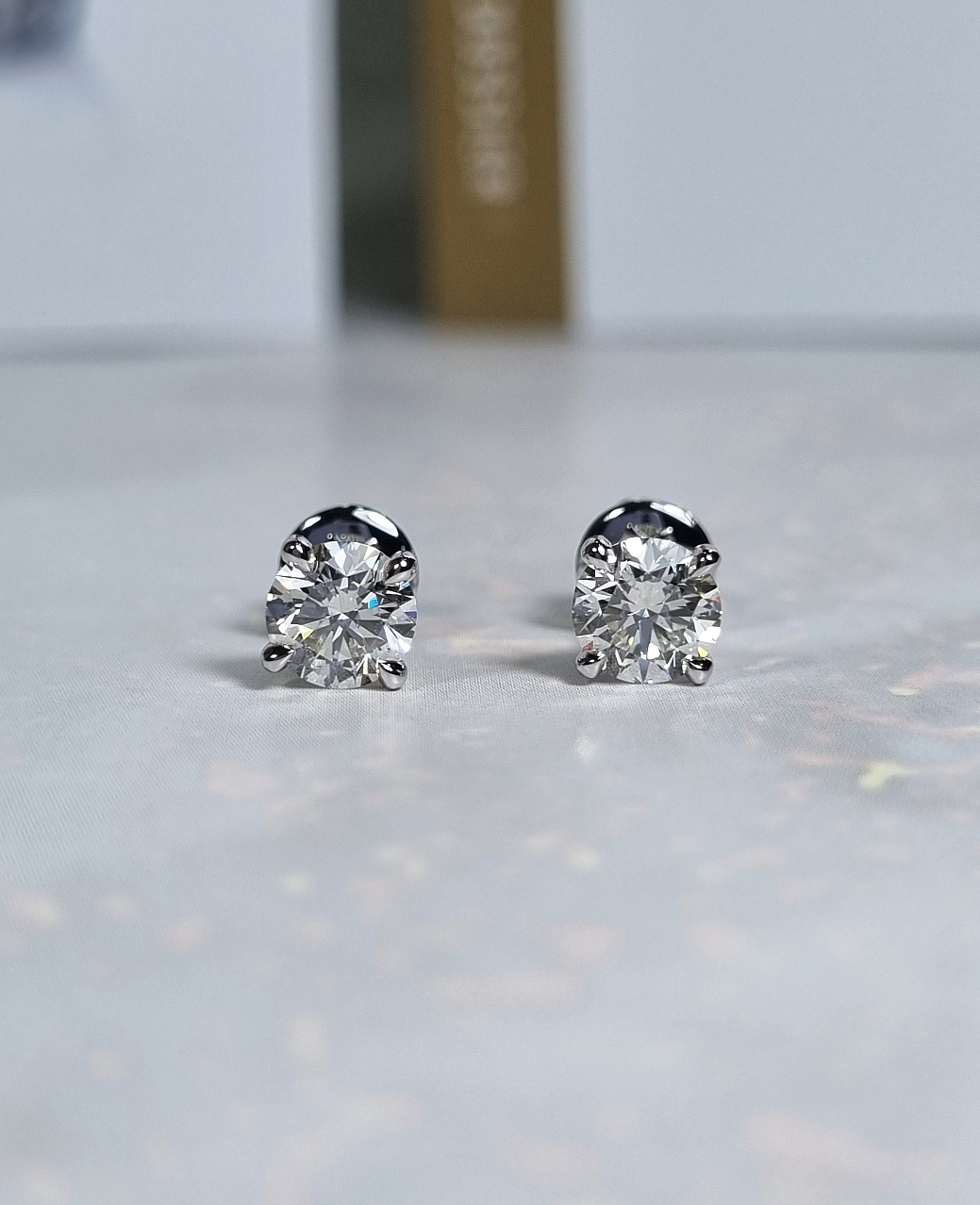 Украшение NO NAME  Серьги 1,00 F/Vs1;/1,00 H/Vs2   