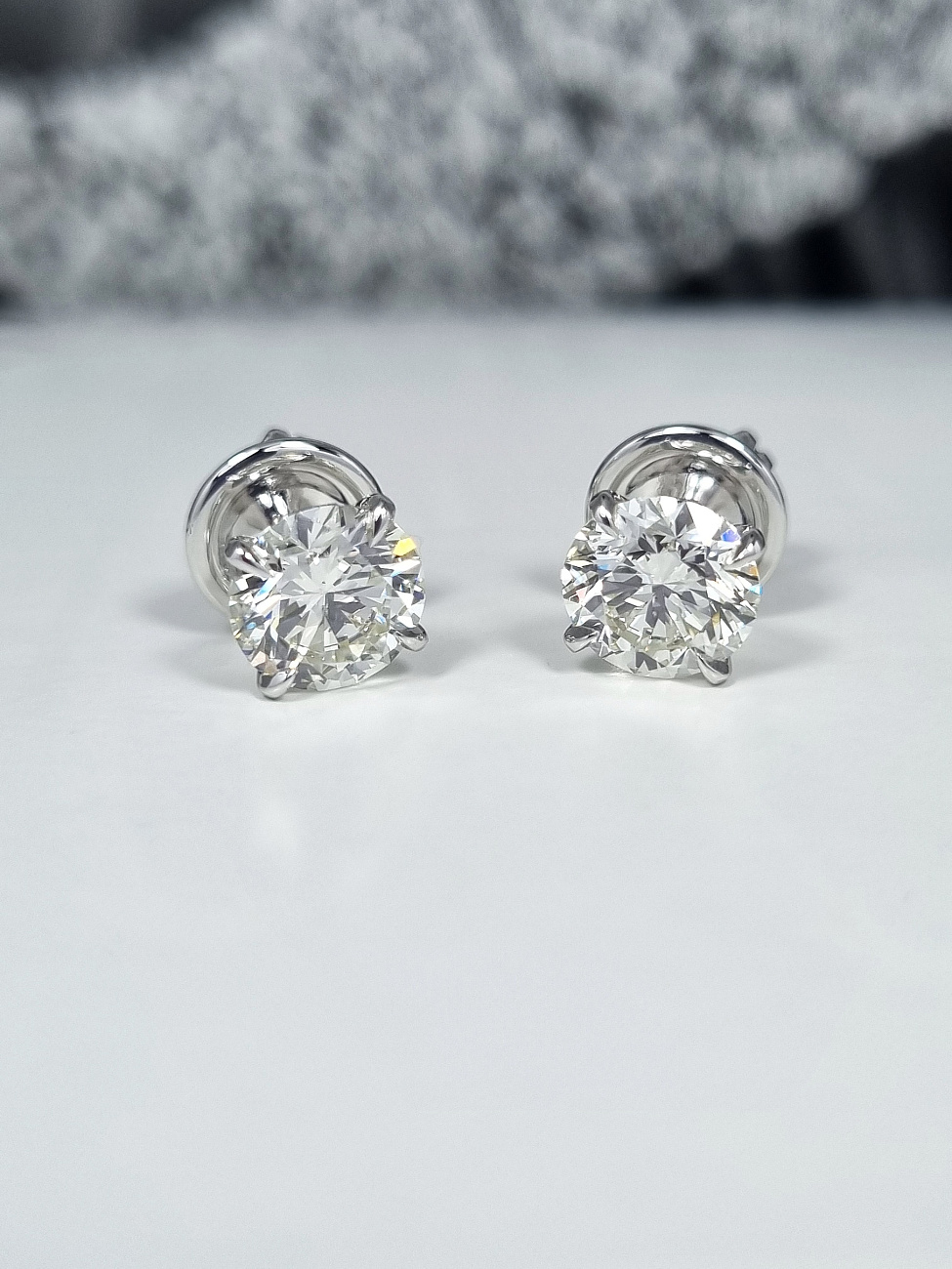 Украшение NO NAME  Серьги 1,70/1,70 Ct. J/Vs2 (3 Excellent)   