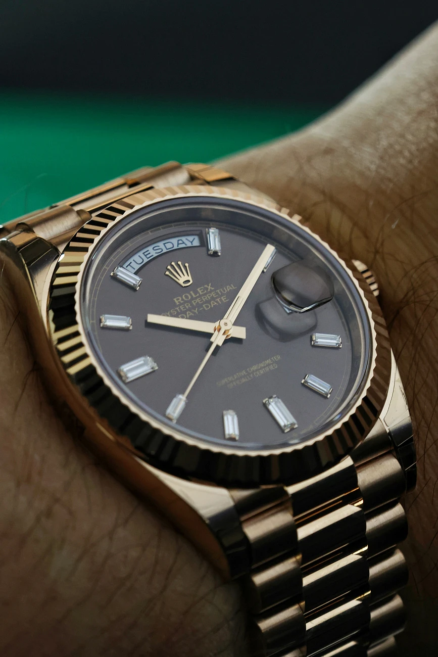 Часы Rolex  Oyster Day-Date 40 Chocolate Dial  228235-0003