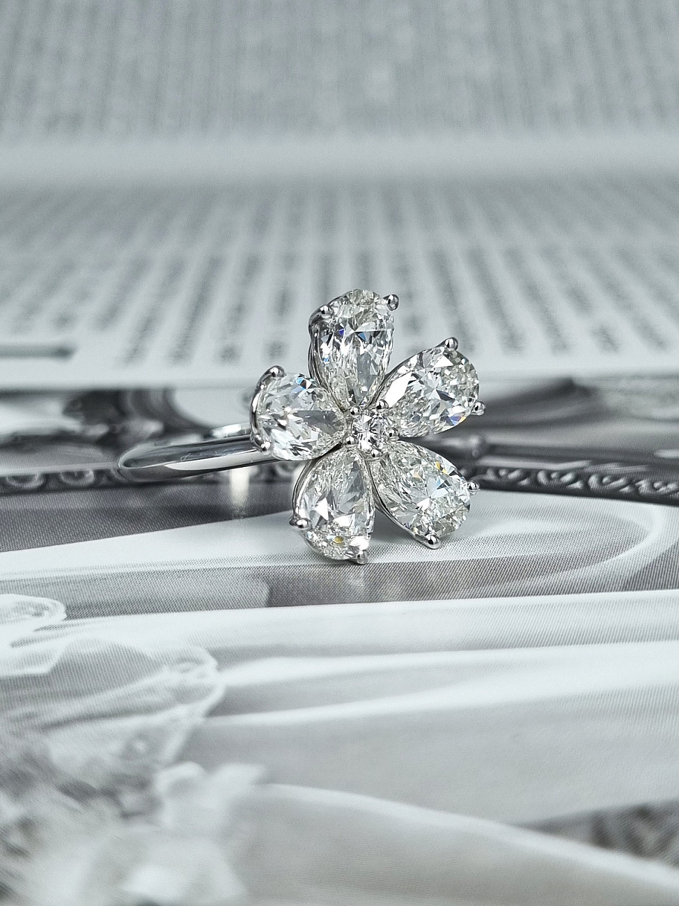 Украшение NO NAME  Кольцо c бриллиантами 3,53 ct. G/VS1   