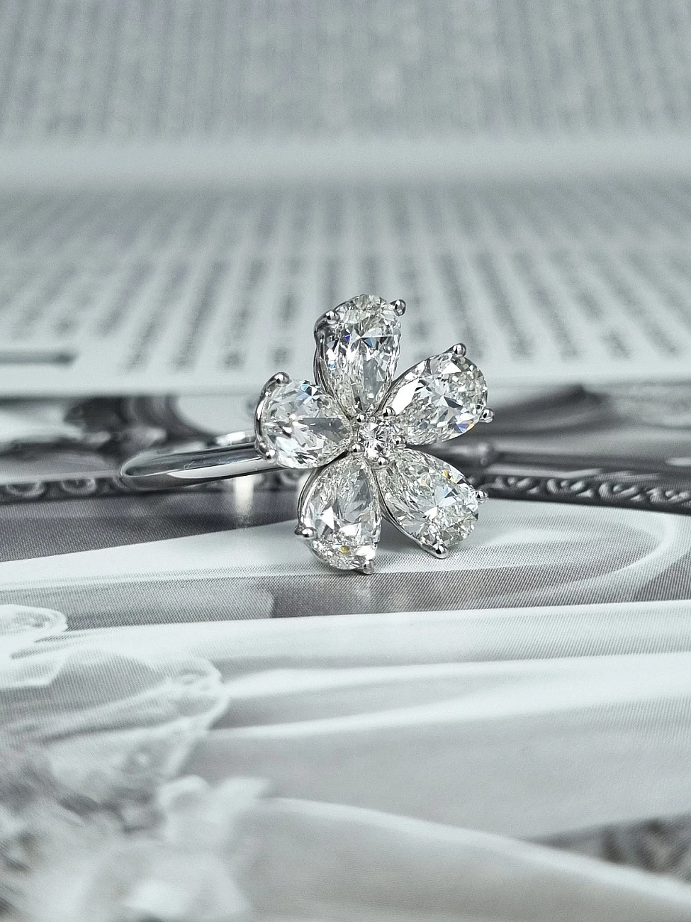 Украшение GIA  Кольцо c бриллиантами 3,53 ct. G/VS1   