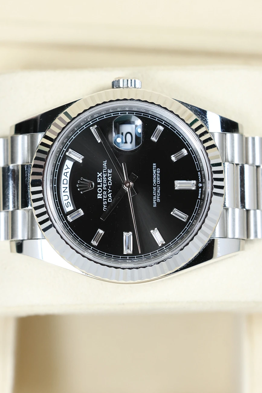 Часы Rolex  Day-Date 40 Oyster Perpetual Platinum Black Dial with Diamonds  228236