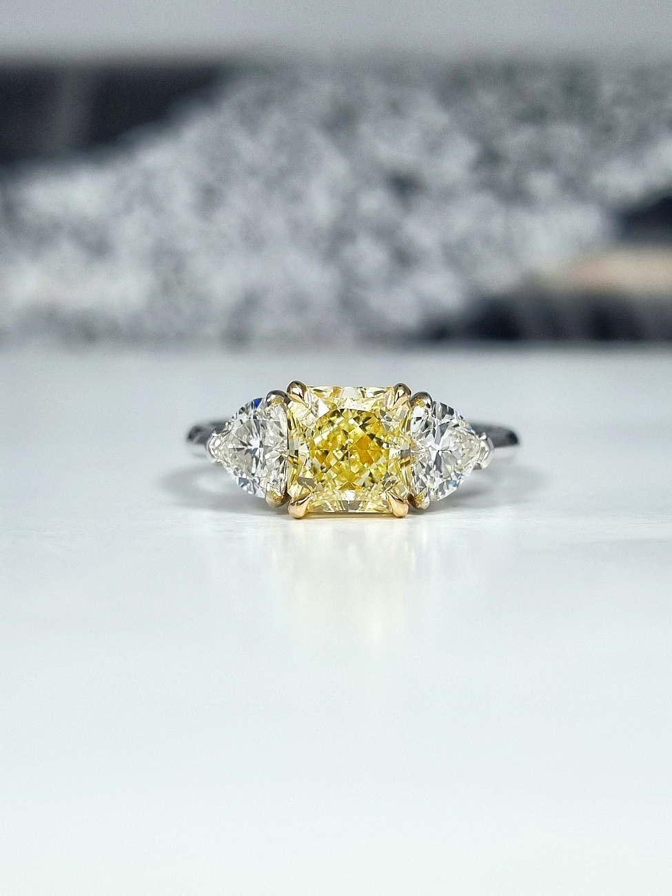Украшение NO NAME  Кольцо 1,72 ct. Fancy Light Yellow/VVS2   