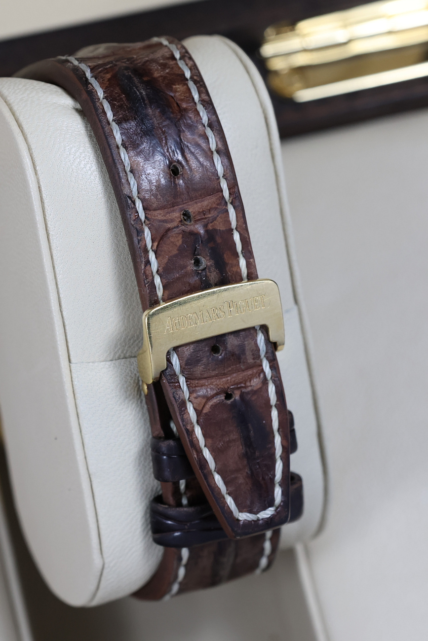 Часы Audemars Piguet  Royal Oak Offshore Arnold Schwarzenegger   26007BA.OO.D088CR.01