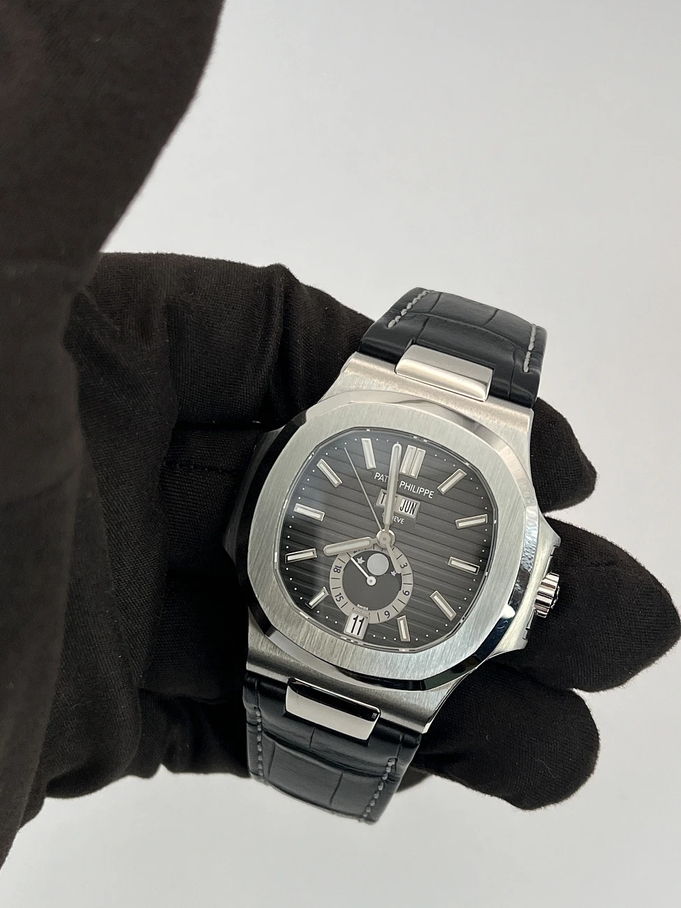 Часы Patek Philippe  Patek Philippe Nautilus Annual Calendar  5726A-001