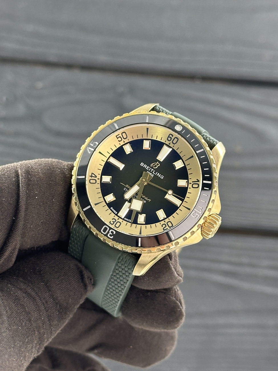 Часы Breitling  Superocean Automatic 42 Bronze  N17375201L1S1