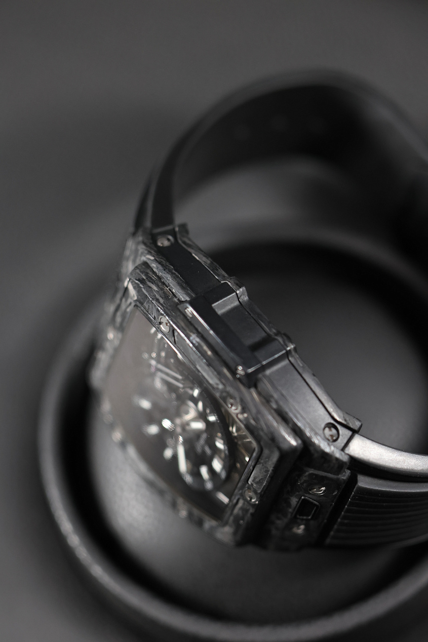 Часы Hublot  HUBLOT Spirit of Big Bang Tourbillon Carbon Black  645.QN.1117.RX