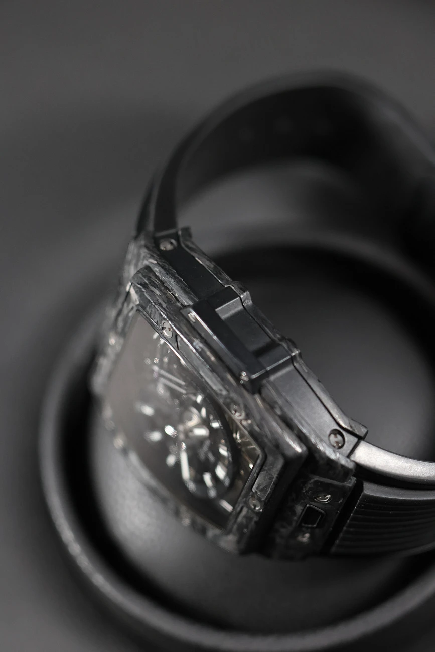 Часы Hublot  HUBLOT Spirit of Big Bang Tourbillon Carbon Black  645.QN.1117.RX