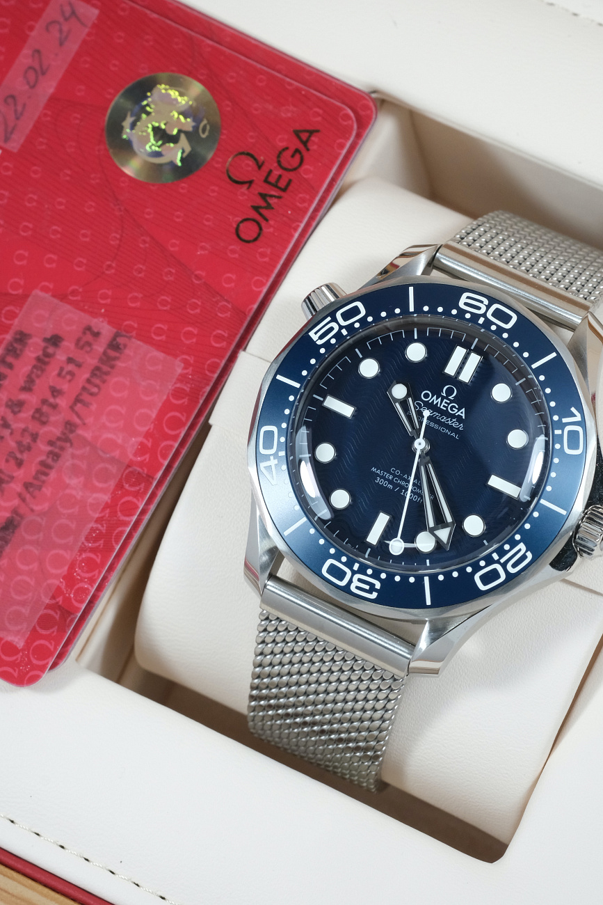 Часы Omega  Seamaster James Bond 60Th Anniversary  210.30.42.20.03.002