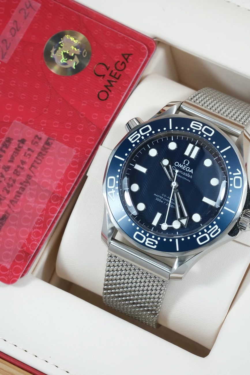 Часы Omega  Seamaster James Bond 60Th Anniversary  210.30.42.20.03.002