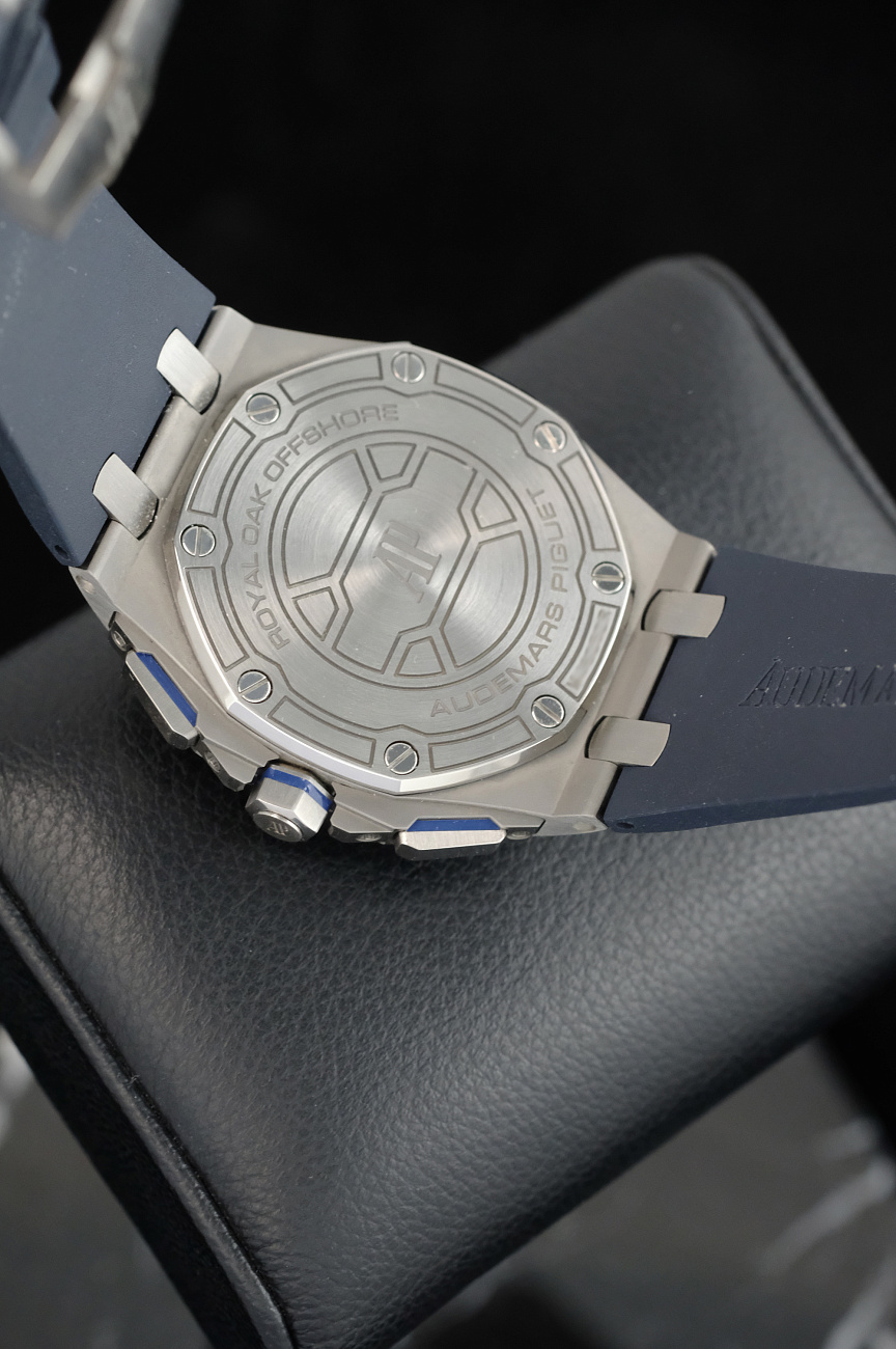 Часы Audemars Piguet  Royal Oak Offshore Chronograph 42 Mm  26480TI.OO.A027CA.01