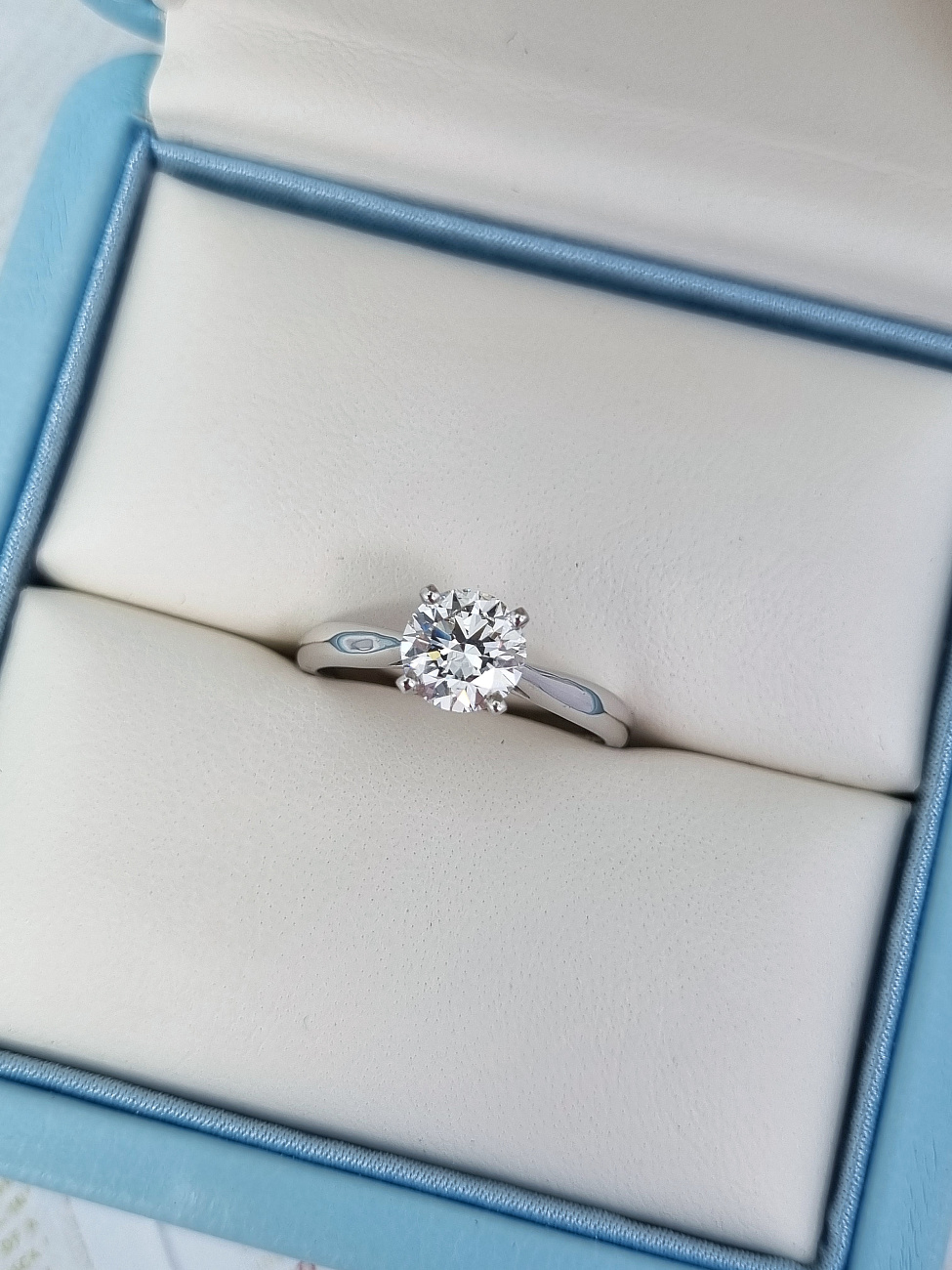 Украшение NO NAME  Кольцо С Бриллиантом 1,01 Ct. G/Vs1 (3 Excellent)   