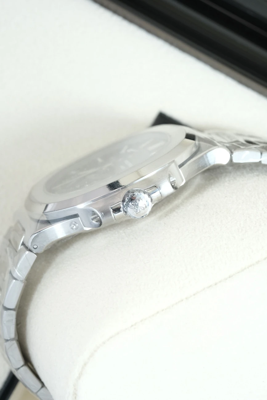 Часы Patek Philippe  Nautilus 5712 Steel  5712/1A-001