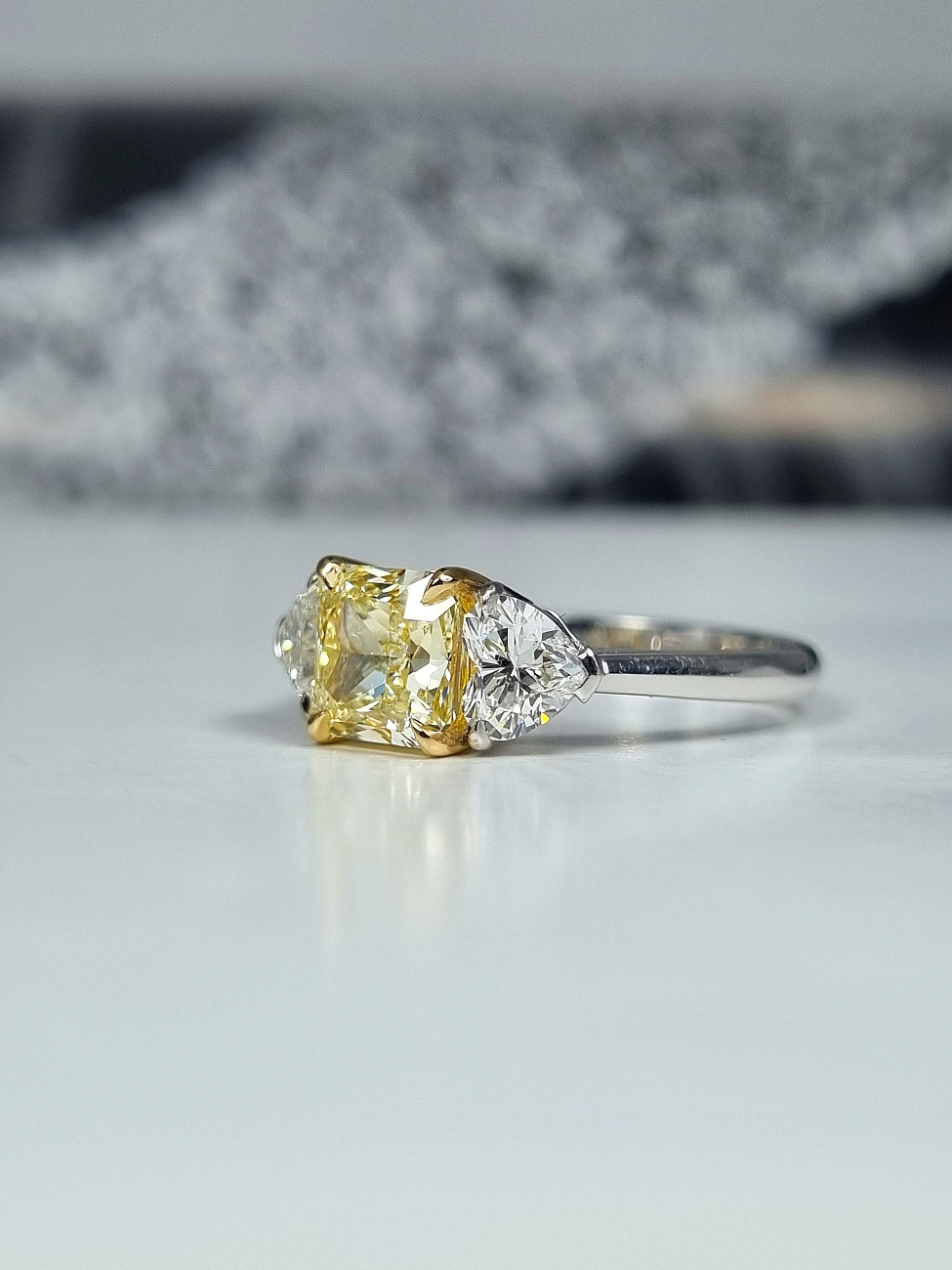 Украшение NO NAME  Кольцо 1,72 ct. Fancy Light Yellow/VVS2   