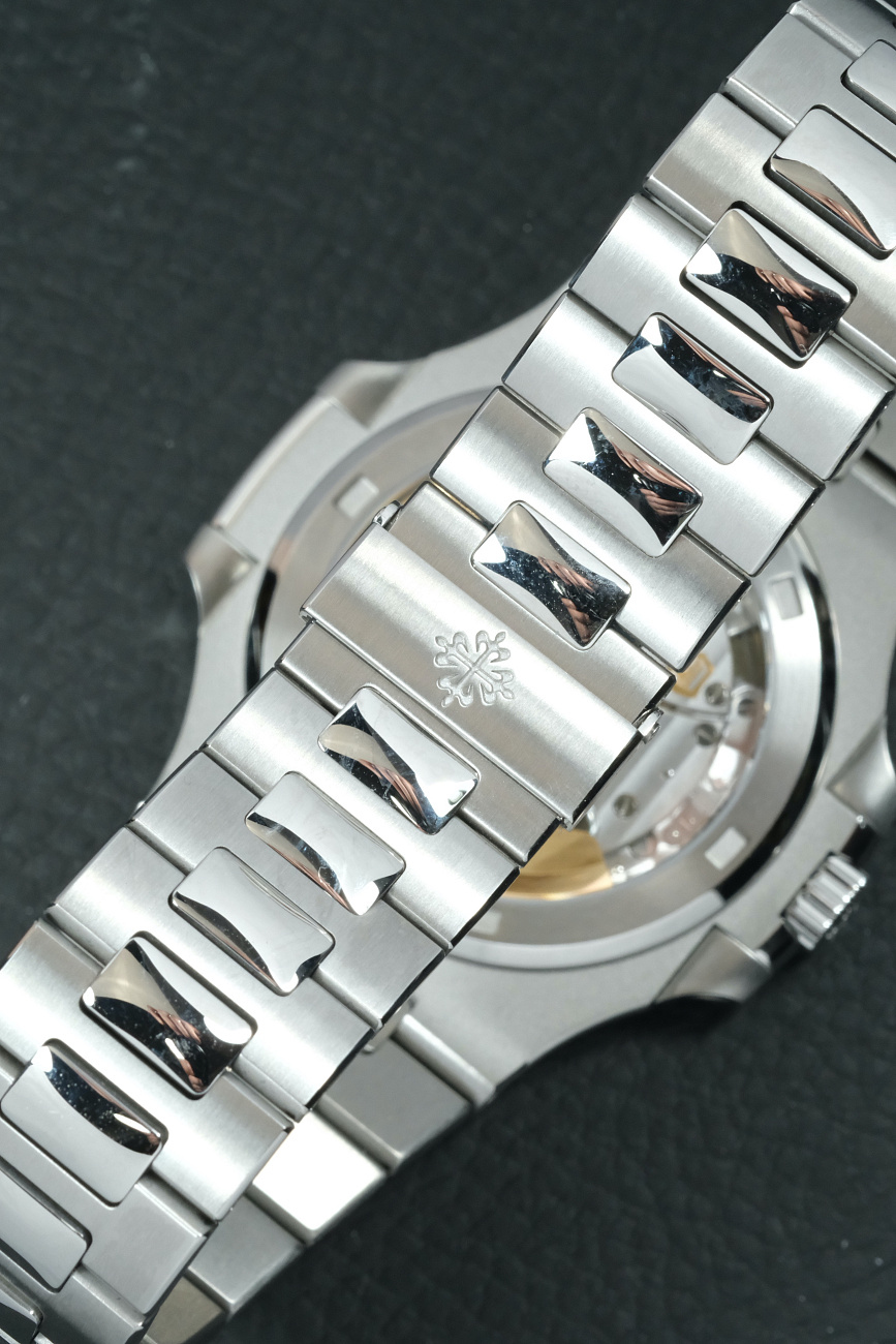 Часы Patek Philippe  Nautilus Steel Blue Dial  5711/1A-010