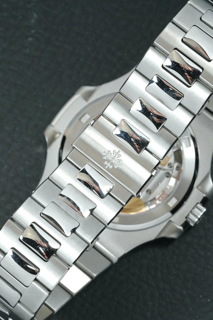 Часы Patek Philippe  Nautilus Steel Blue Dial  5711/1A-010