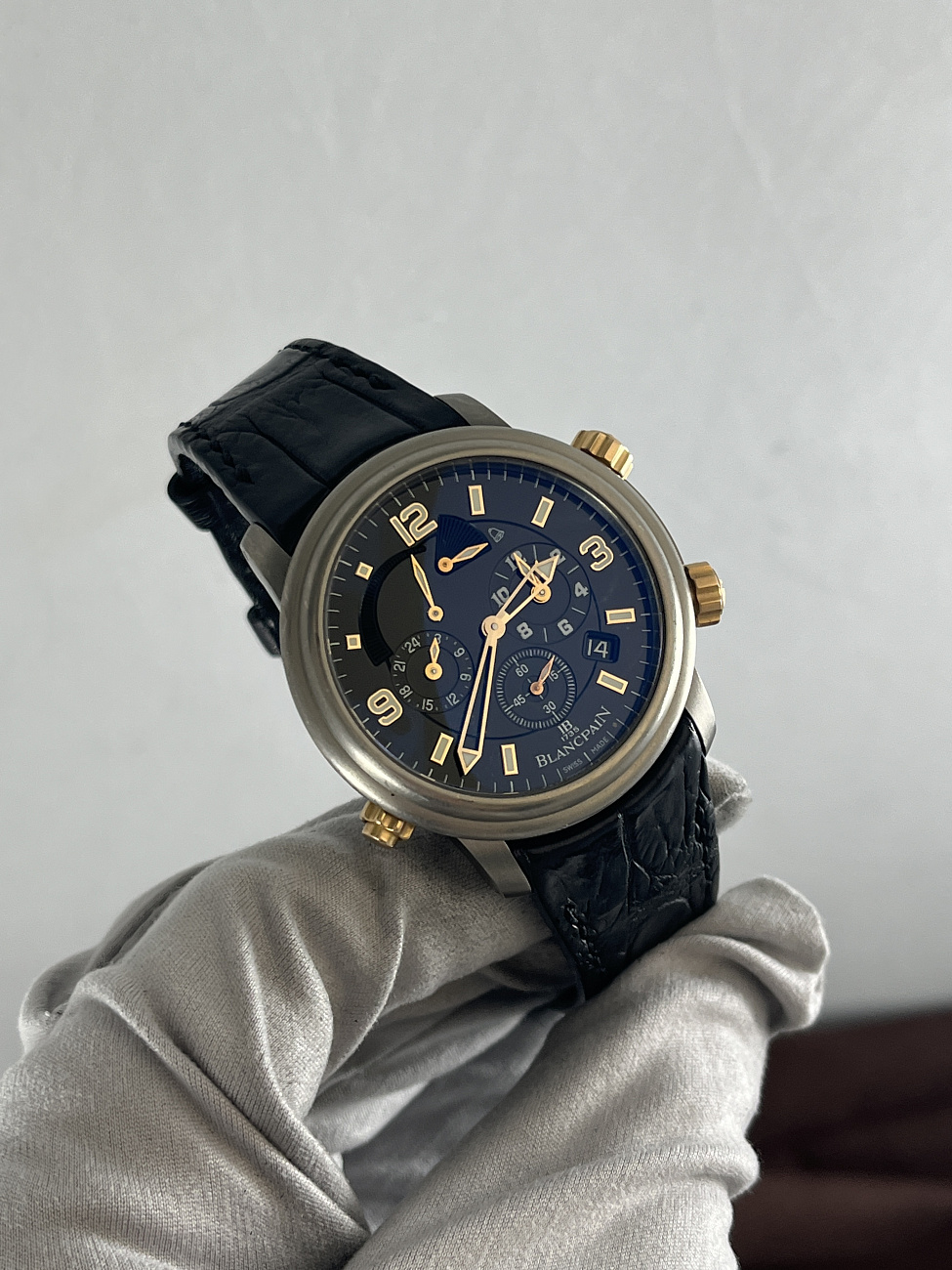 Часы Blancpain  Reveil Alarm Gmt  2041-12A30-64B