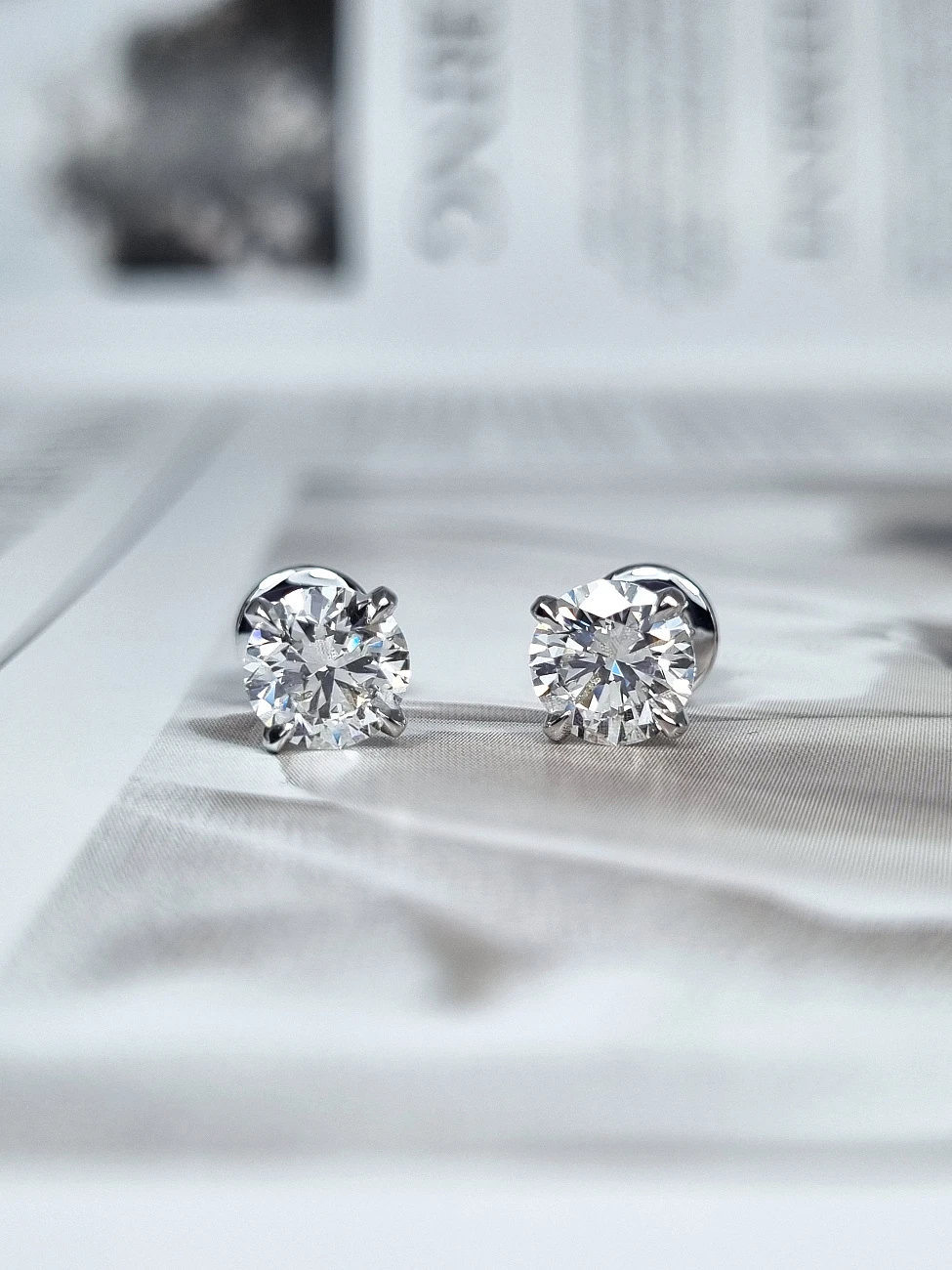 Украшение GIA  Серьги 1,01/1,01 ct. I/Si2 (3 Excellent) Round Diamonds   