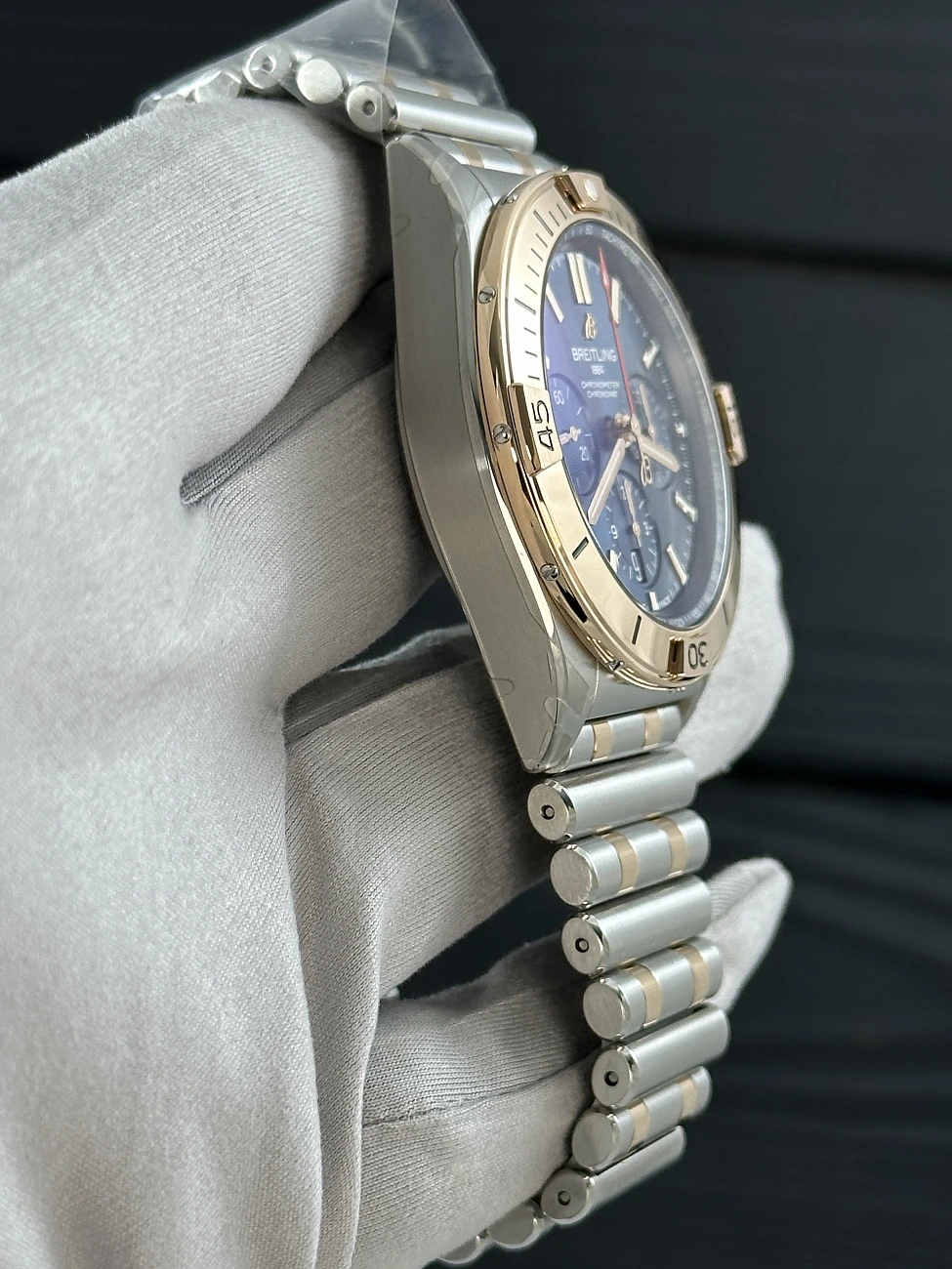 Часы Breitling  Super Chronomat B01 42  UB0134101C1U1