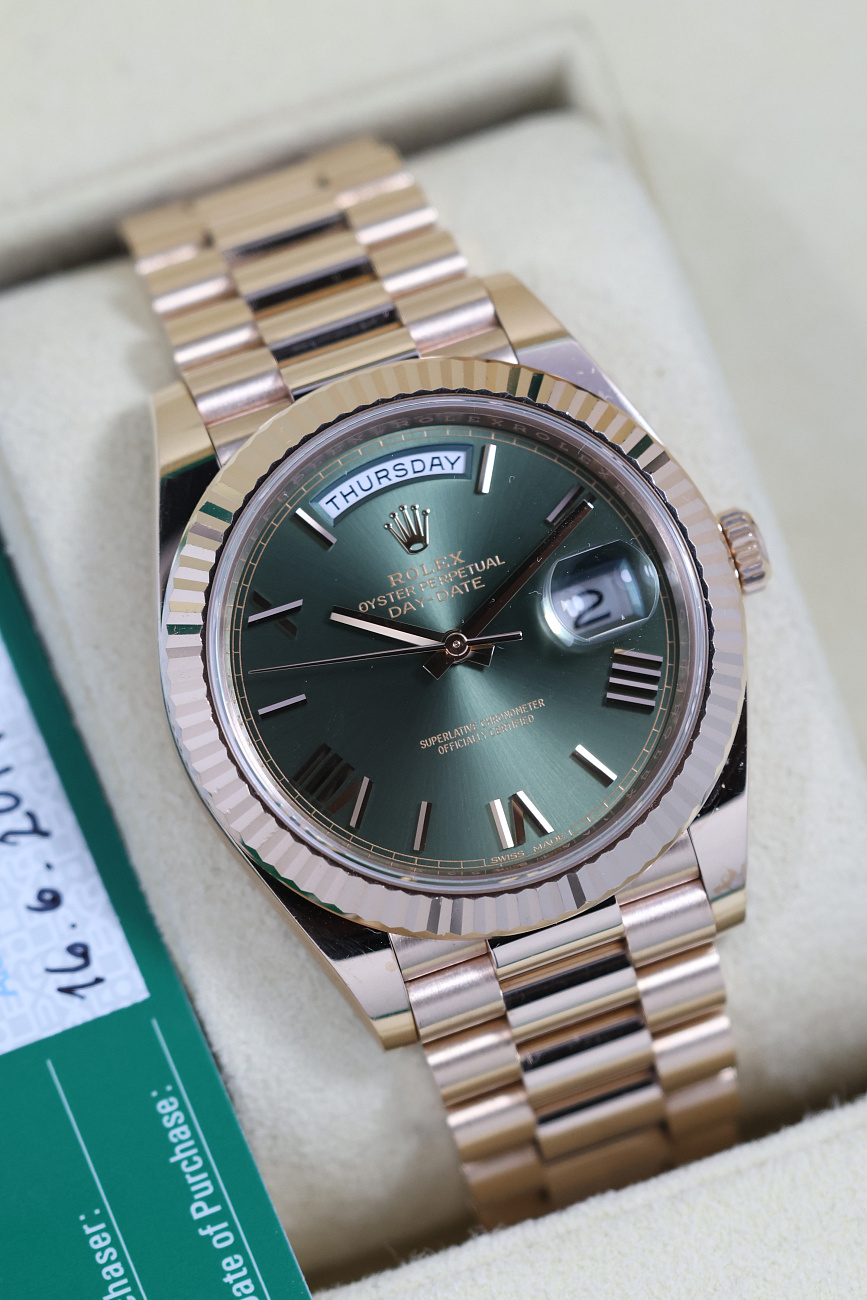 Часы Rolex  Day-Date Rose Gold Olive Dial  228235