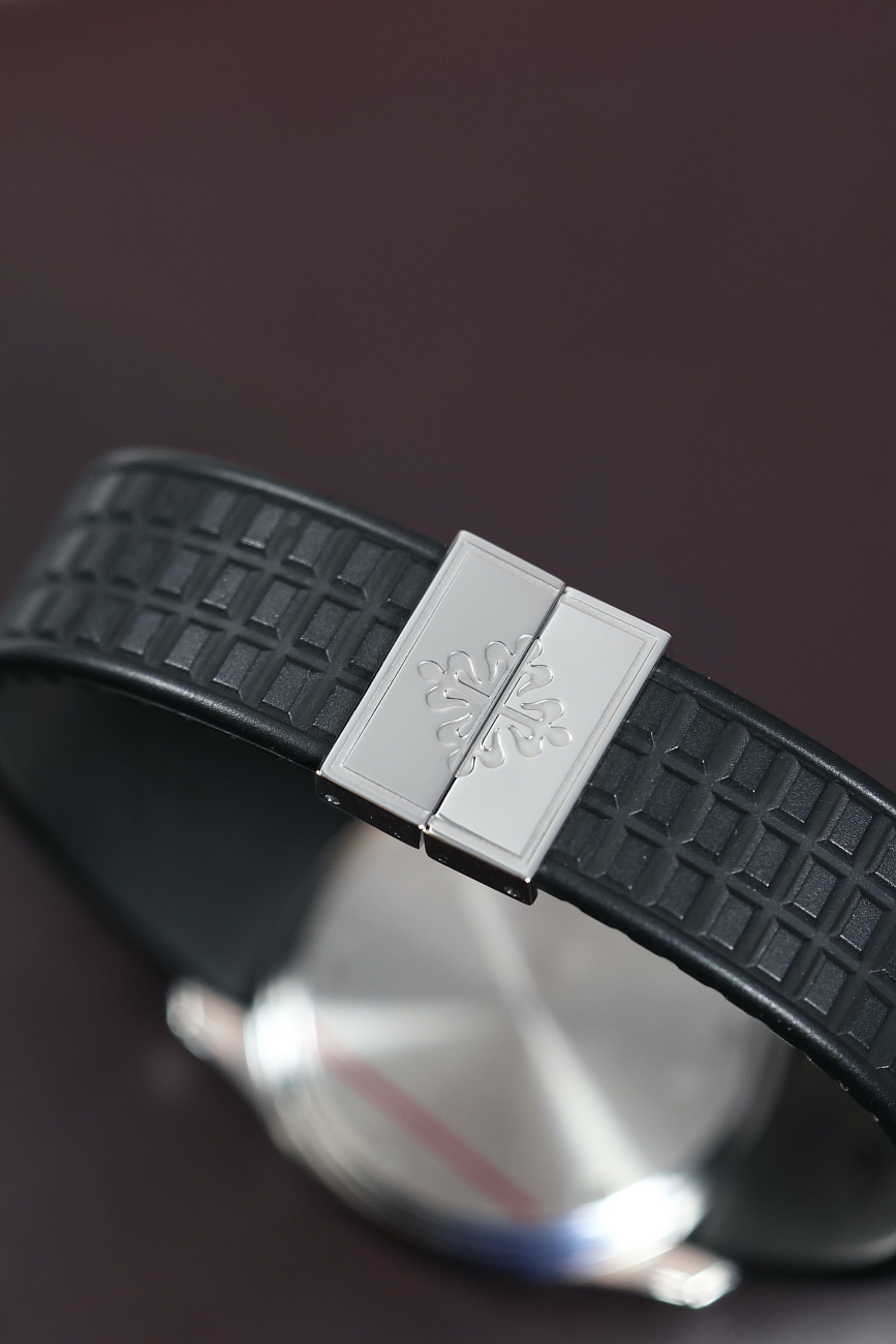 Часы Patek Philippe  Aquanaut 34mm Quatrz  5064A-001