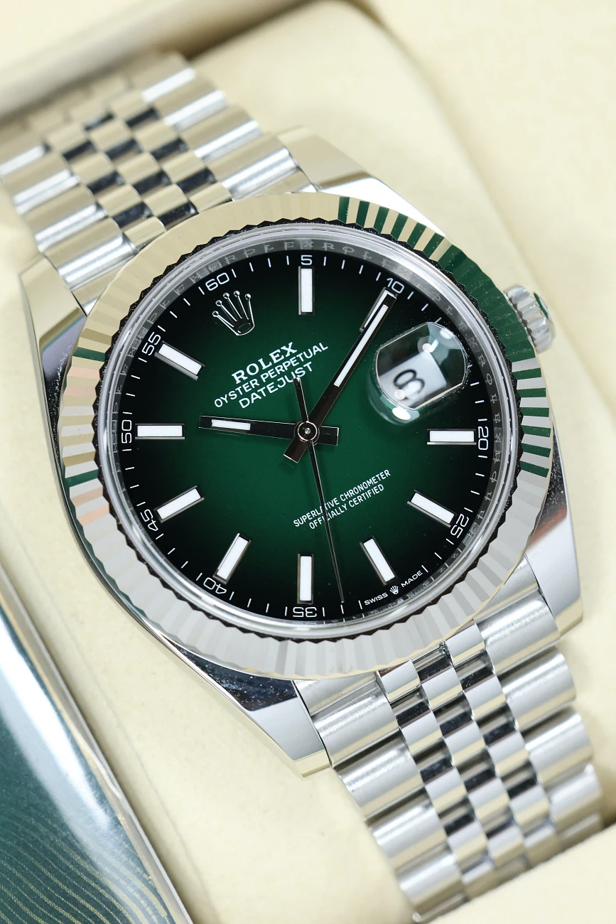Заказать Rolex  Datejust 41mm Green Ombre   126334-0034