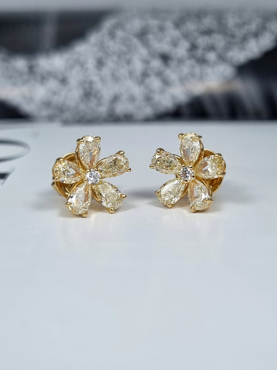 Украшение No Name  Серьги с бриллиантами 4,48 ct.    