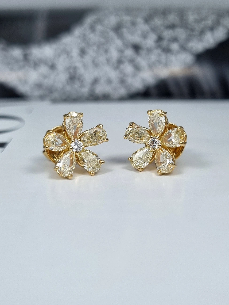 Украшение No Name  Серьги с бриллиантами 4,48 ct.    
