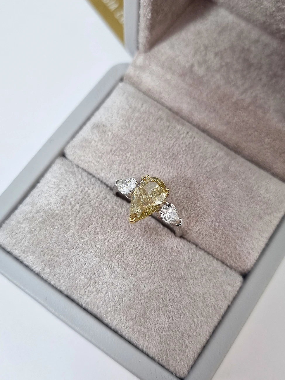 Украшение GIA  Кольцо с бриллиантом 2,12 ct. FBY/Si1   