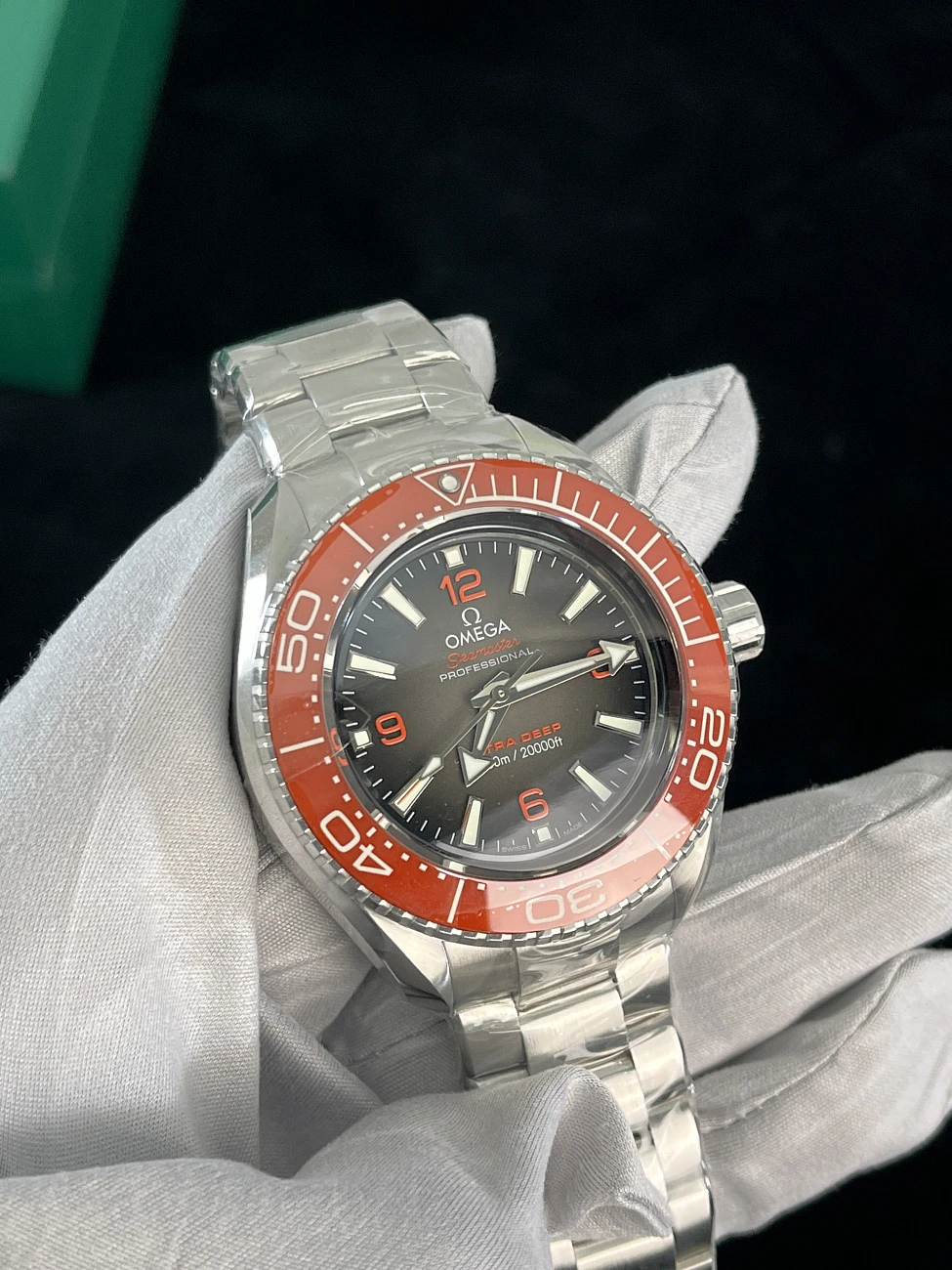 Часы Omega  Planet Ocean 6000M Co‑Axial Master Chronometer 45.5 Mm  215.30.46.21.06.001