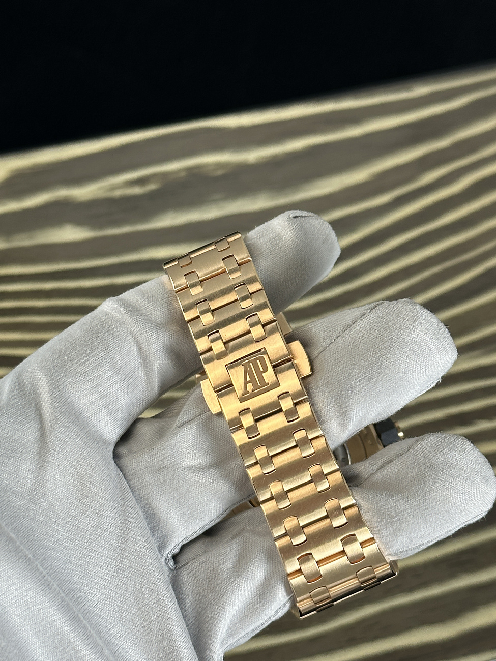 Часы Audemars Piguet  Royal Oak Offshore Chronograph 42Mm  26470OR.OO.1000OR.01 