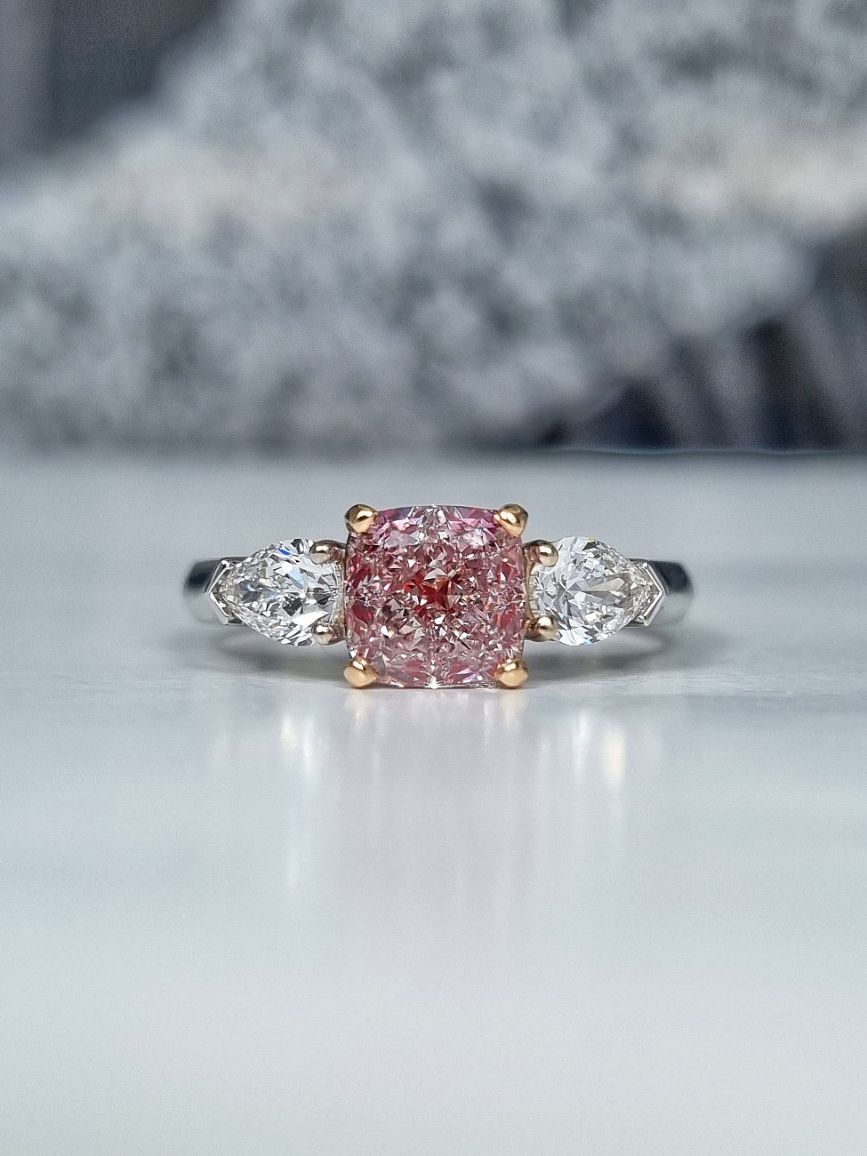 Украшение GIA  Кольцо с бриллиантом 1,50 ct. Light Pink/VS2   