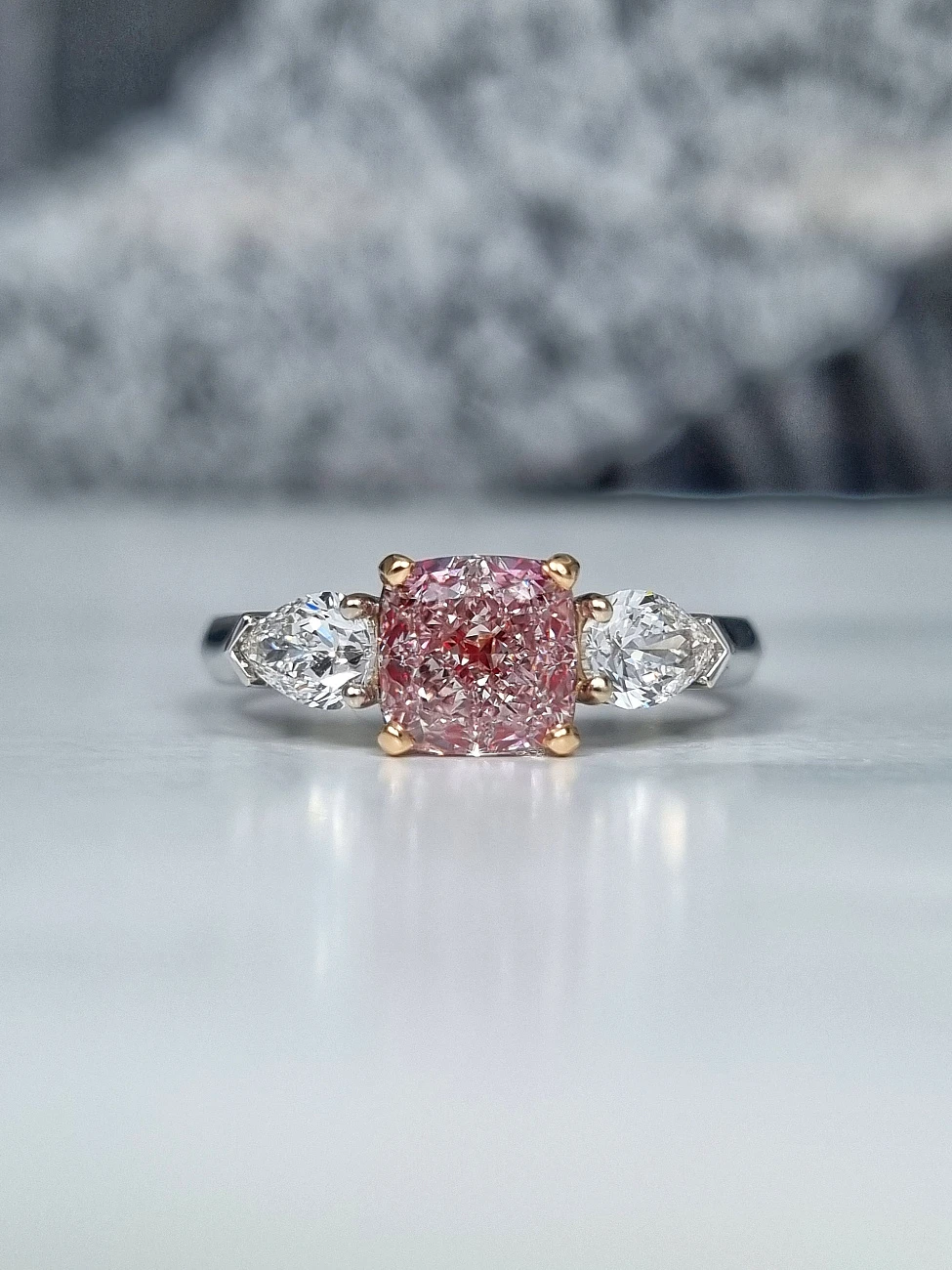 Украшение GIA  Кольцо с бриллиантом 1,50 ct. Light Pink/VS2   