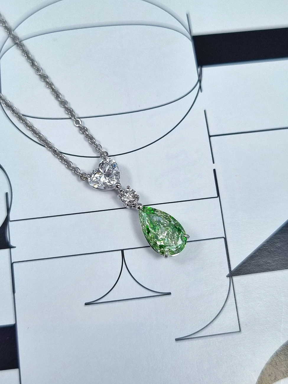 Украшение GIA  Колье 2,01 ct. Fancy Brownish Greenish Yellow/Internally Flawless   