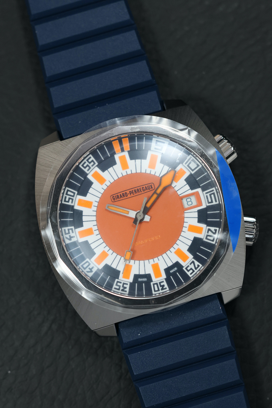 Часы Girard-Perregaux   DEEP DIVER  39500-21-3266-6CX