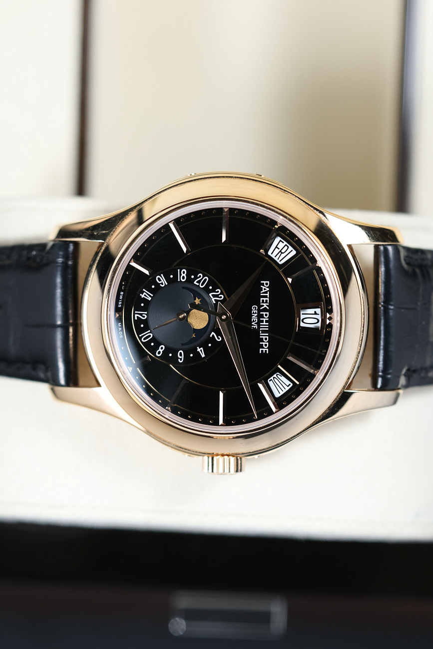 Часы Patek Philippe  Annual Calendar Rose Gold Black Dial  5205R-010