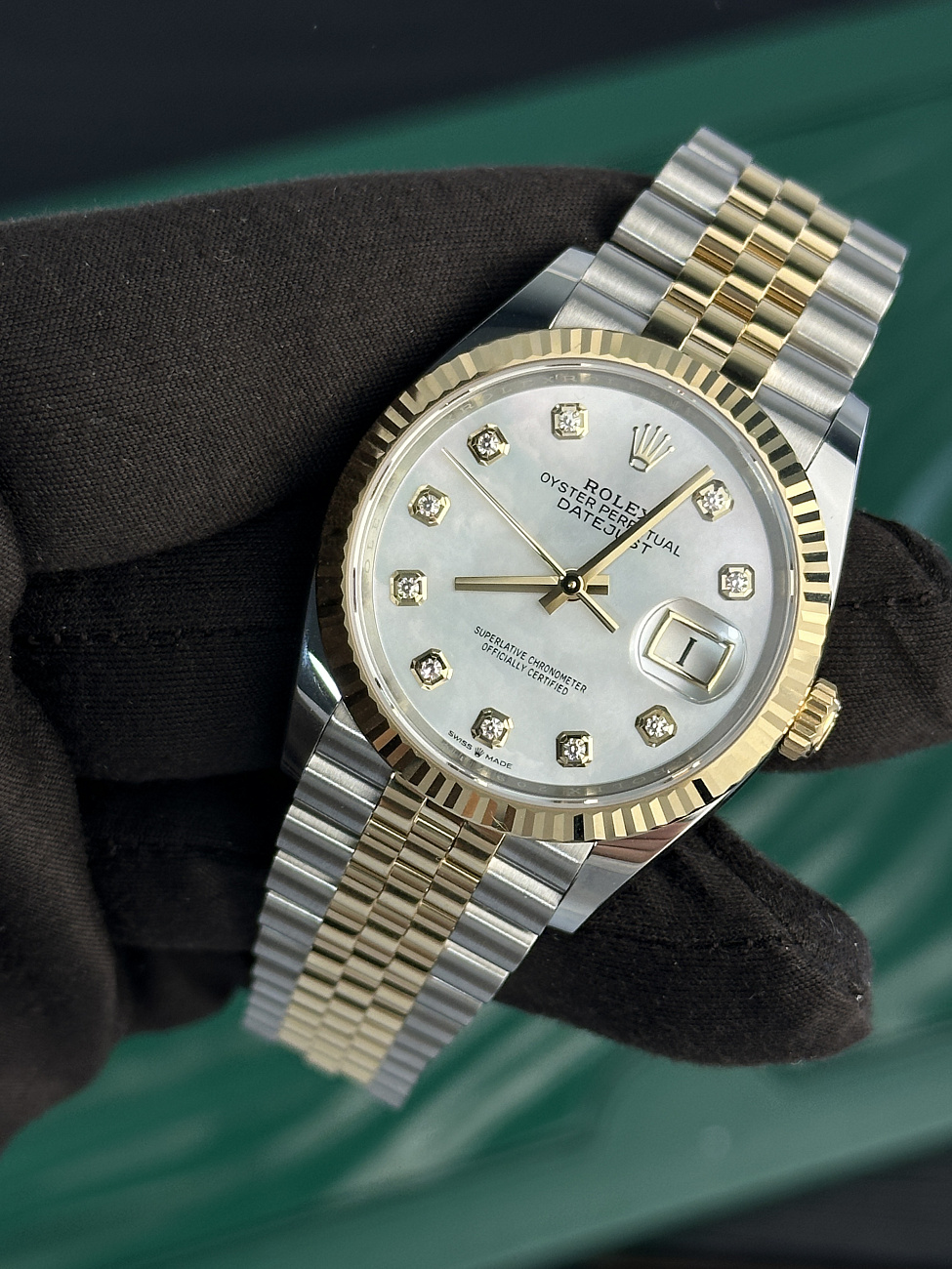 Часы Rolex  Datejust 36Mm Mother Of Pearl Dial Steel Yellow Gold  126233-0035