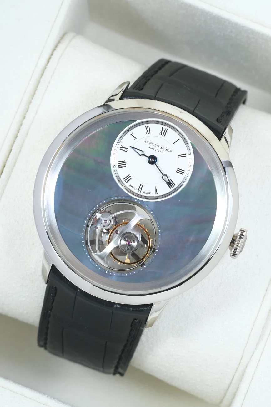 Часы Arnold &amp; Son  Utte Mother Of Pearl Limited Edition  1UTAG.M02A.C121G 