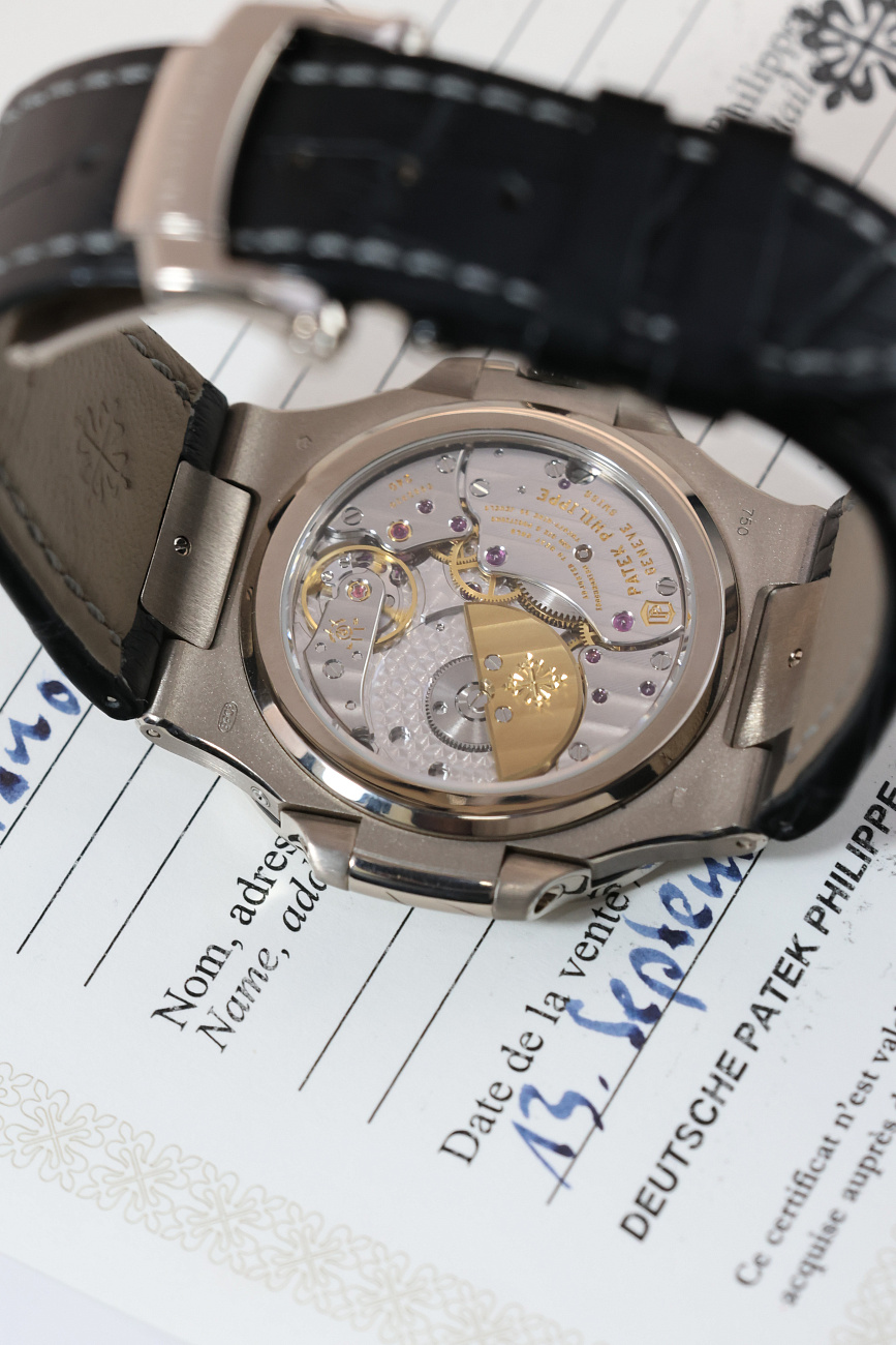 Часы Patek Philippe  Nautilus White Gold Moon Phases  5712G-001