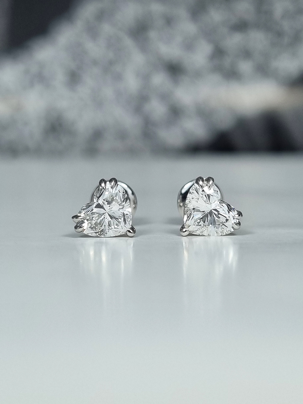 Украшение GIA  СЕРЬГИ 0,50/0,53 ct. G/VS &quot;Heart Diamonds&quot;   